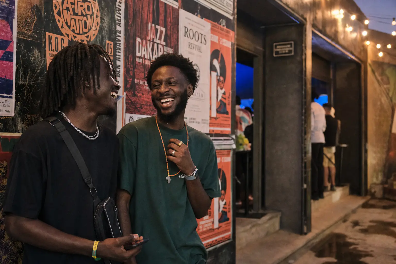 Amis confirmant leurs billets sur TonVootee